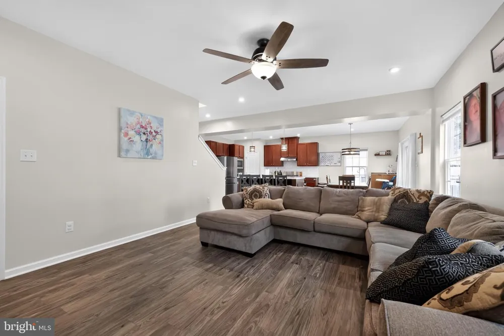 38 CIRCLE DRIVE Sicklerville, NJ 08081