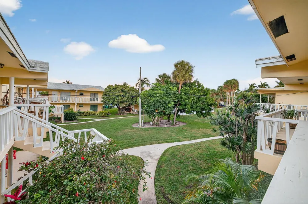 2755 NE 28th Avenue #E2 Lighthouse Point, FL 33064