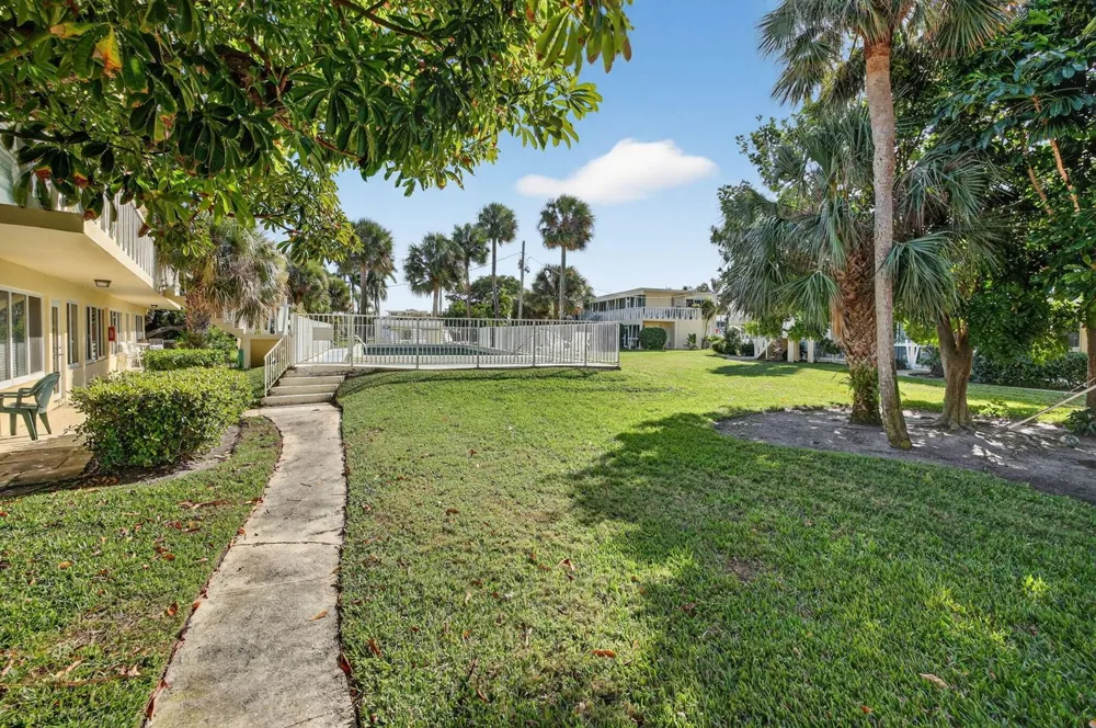 2755 NE 28th Avenue #E2 Lighthouse Point, FL 33064