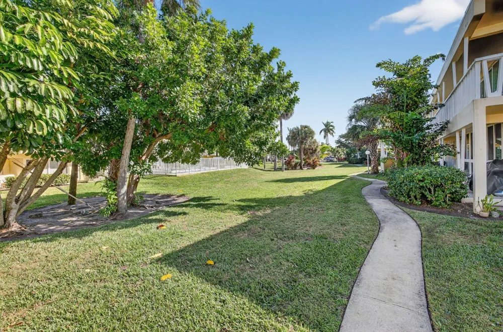 2755 NE 28th Avenue #E2 Lighthouse Point, FL 33064