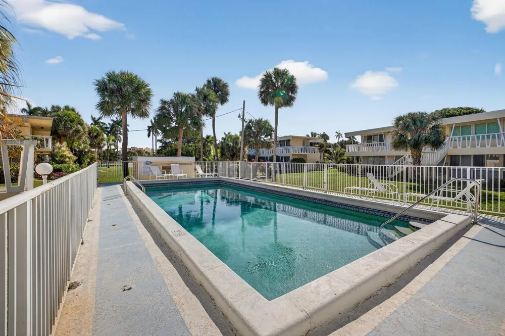 2755 NE 28th Avenue #E2 Lighthouse Point, FL 33064