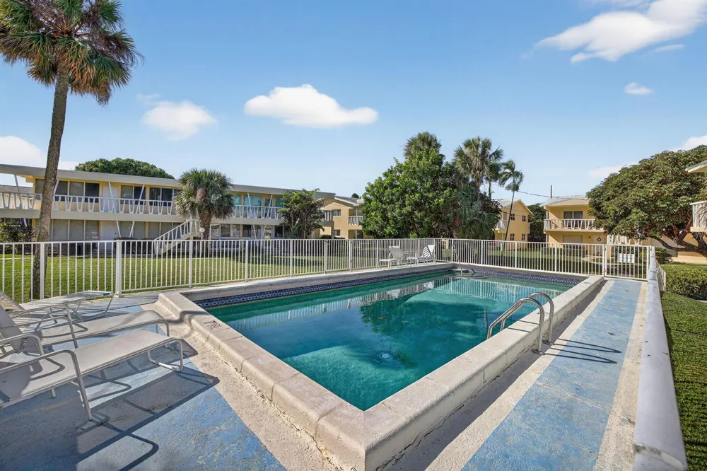 2755 NE 28th Avenue #E2 Lighthouse Point, FL 33064