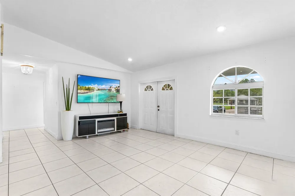 340 S Arboleda Street Clewiston, FL 33440