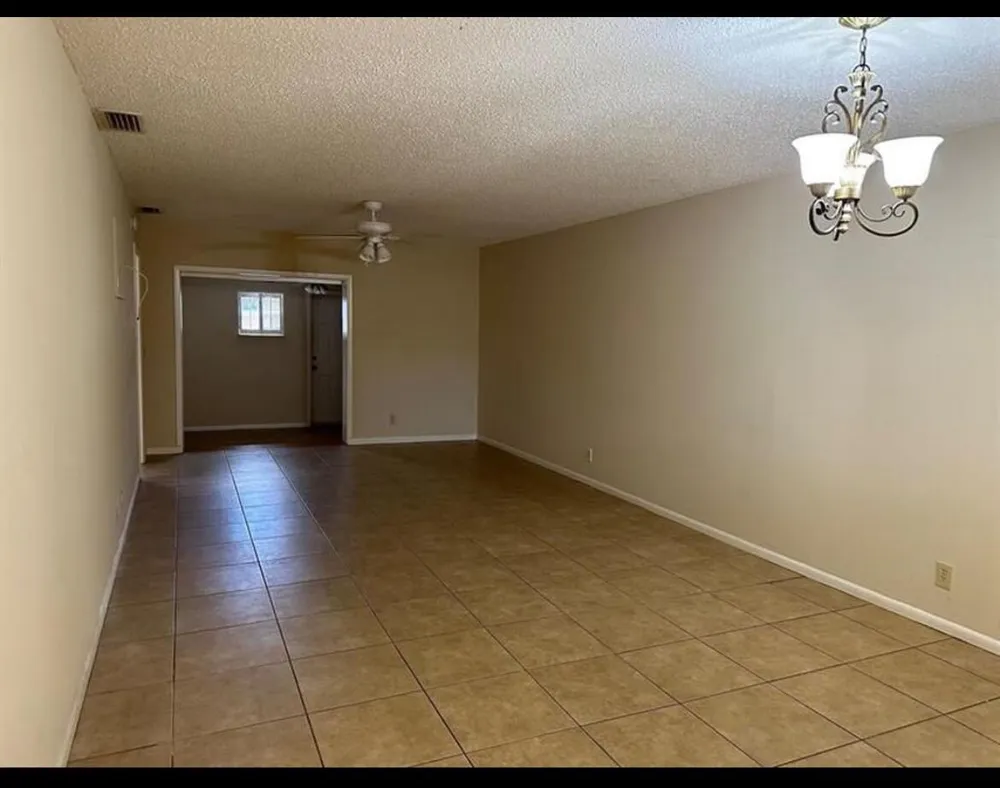 8682 Satalite Terrace West Palm Beach, FL 33403