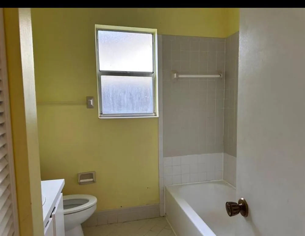 8682 Satalite Terrace West Palm Beach, FL 33403