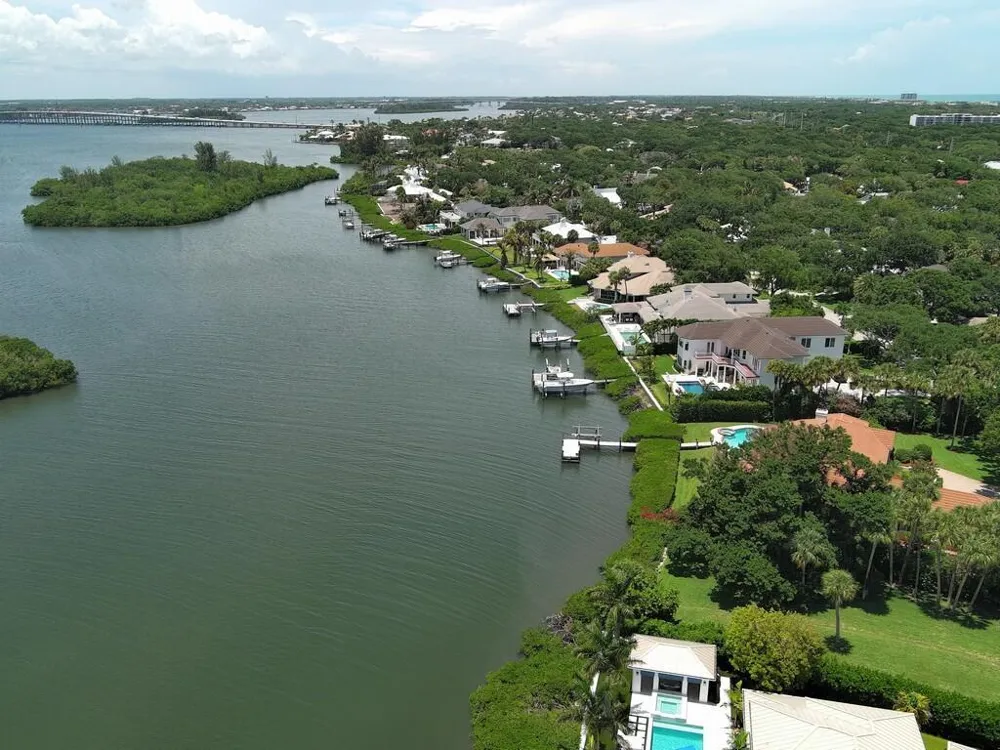 1331 Jonathans Trail Vero Beach, FL 32963
