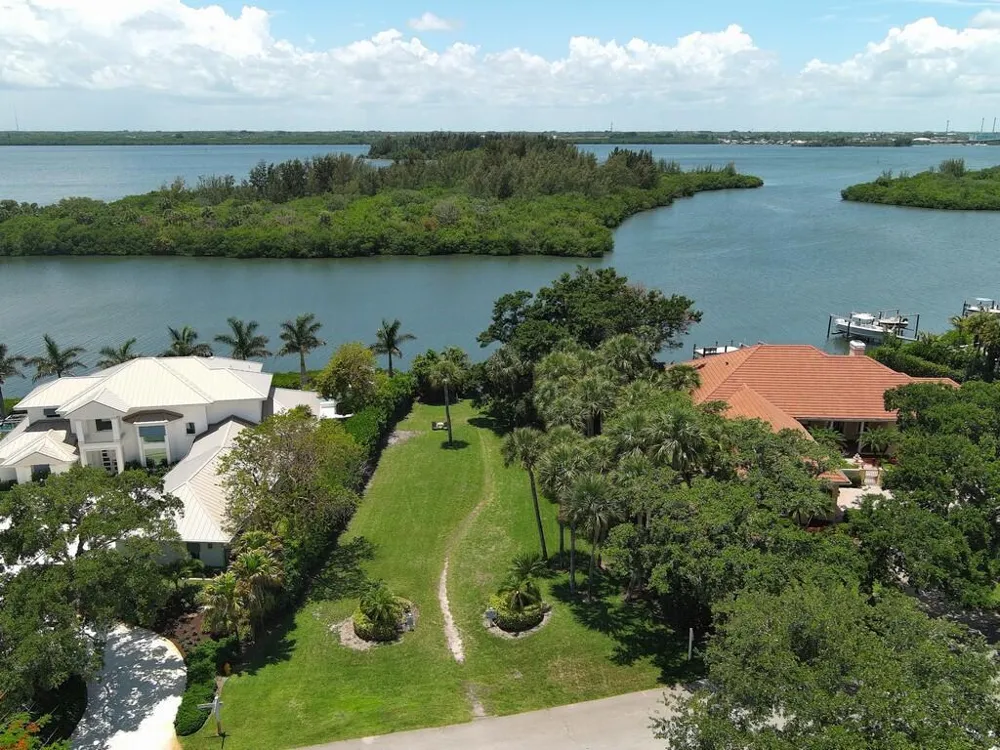 1331 Jonathans Trail Vero Beach, FL 32963