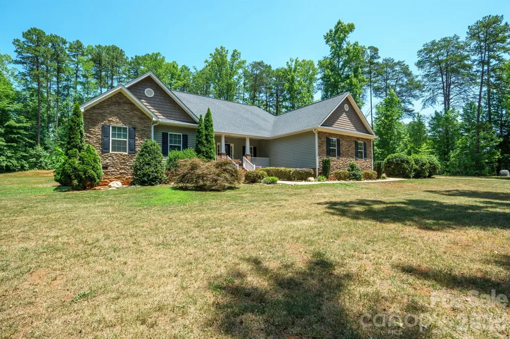 4628 Cayton Drive Maiden, NC 28650