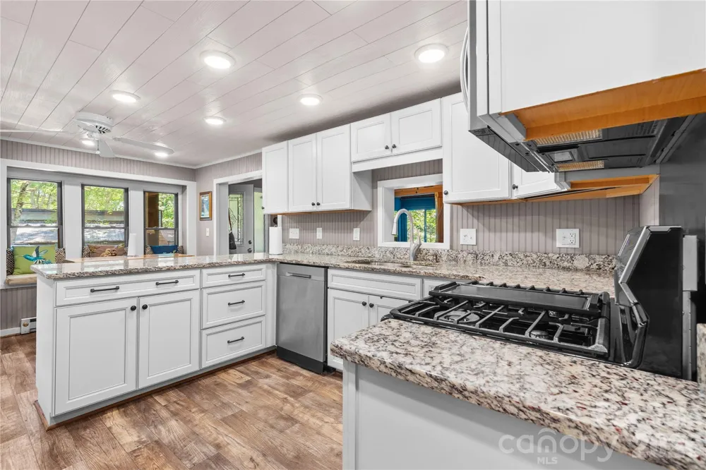 180 Longview Road Newland, NC 28657