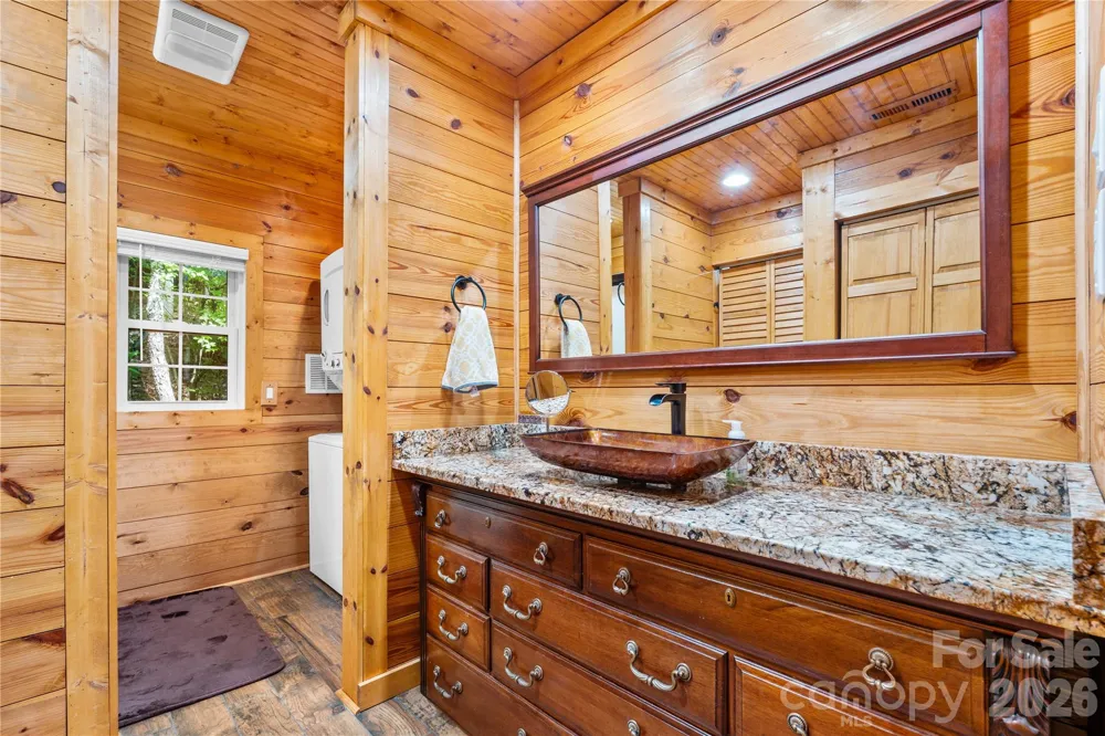 180 Longview Road Newland, NC 28657
