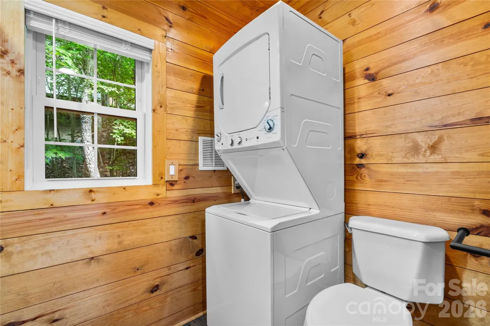 180 Longview Road Newland, NC 28657
