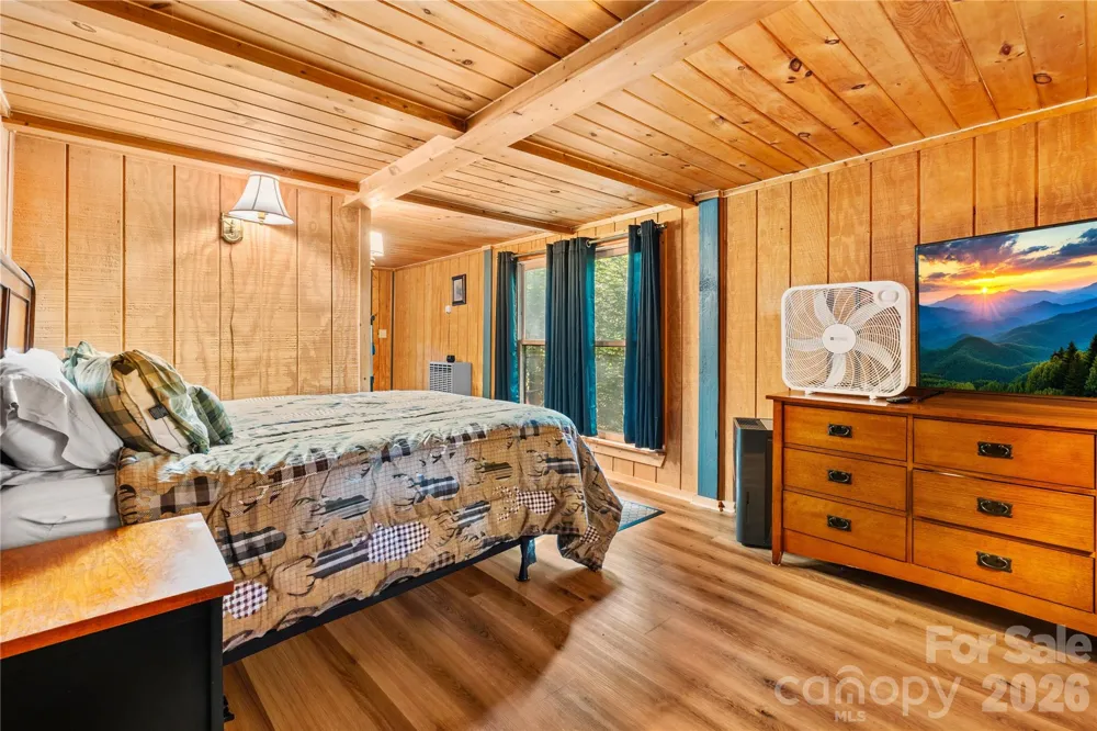 180 Longview Road Newland, NC 28657