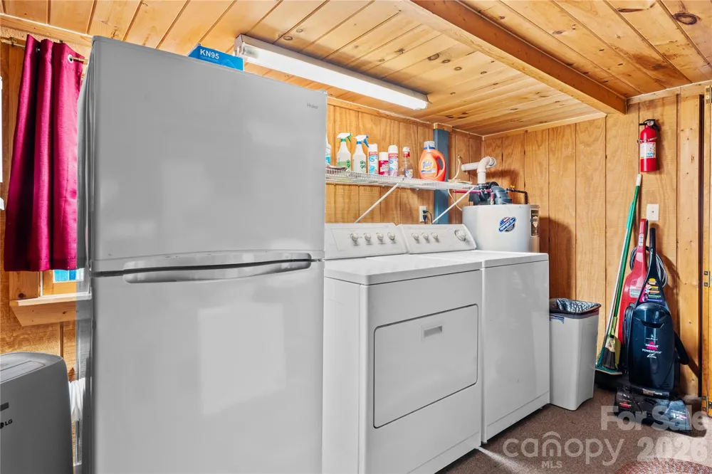 180 Longview Road Newland, NC 28657