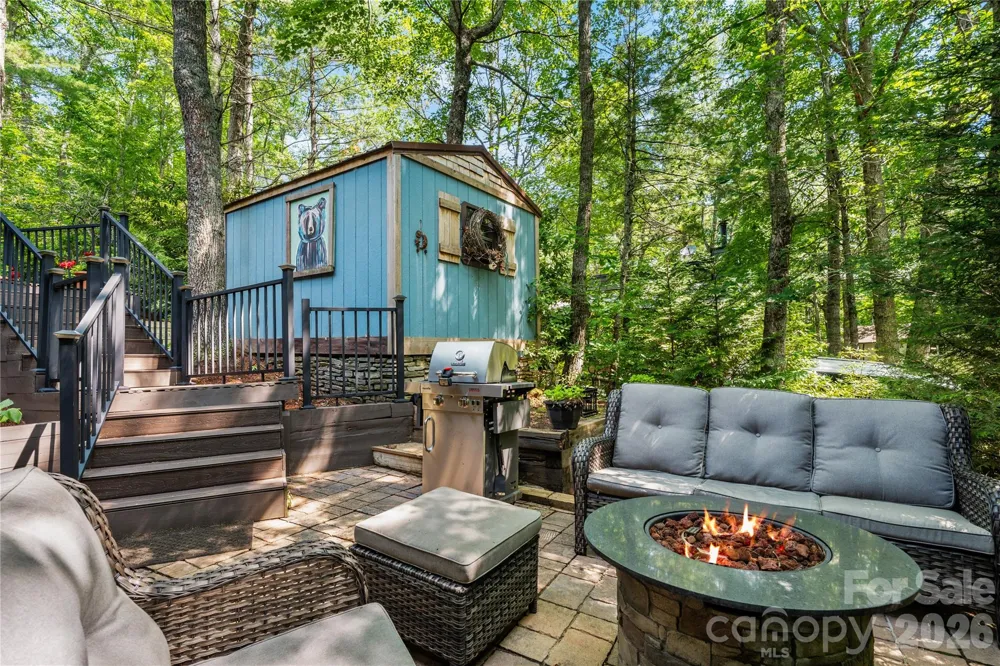 180 Longview Road Newland, NC 28657
