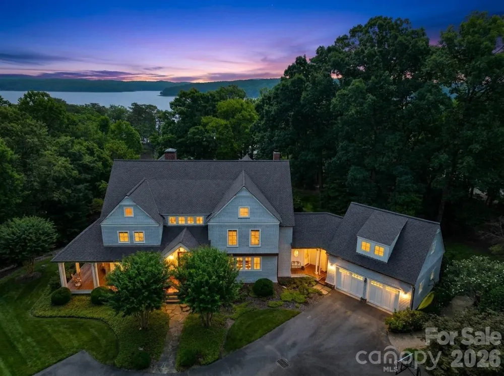 2375 Southpoint Lane New London, NC 28127