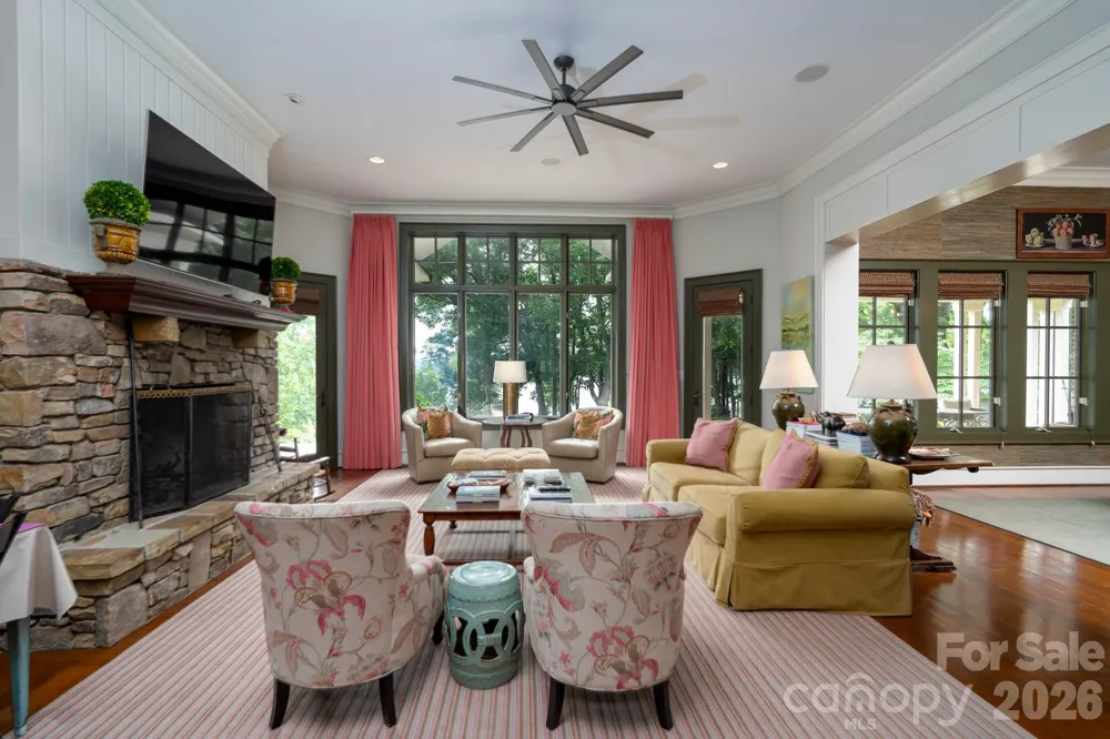 2375 Southpoint Lane New London, NC 28127