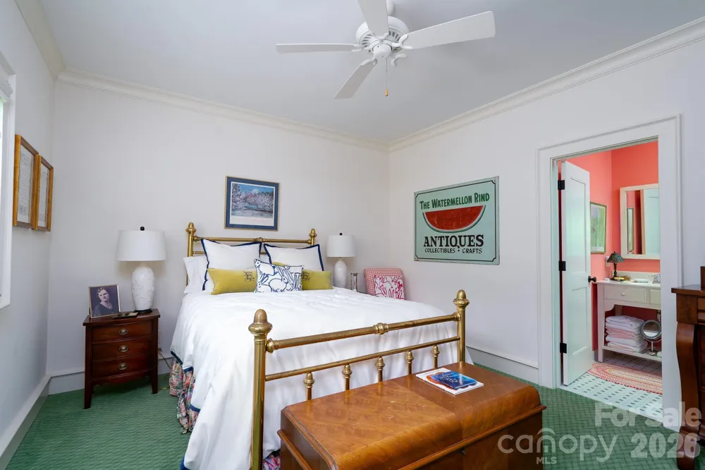 2375 Southpoint Lane New London, NC 28127