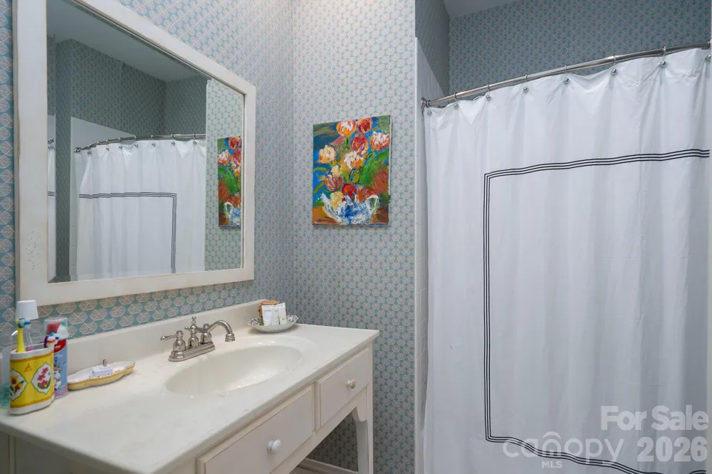 2375 Southpoint Lane New London, NC 28127