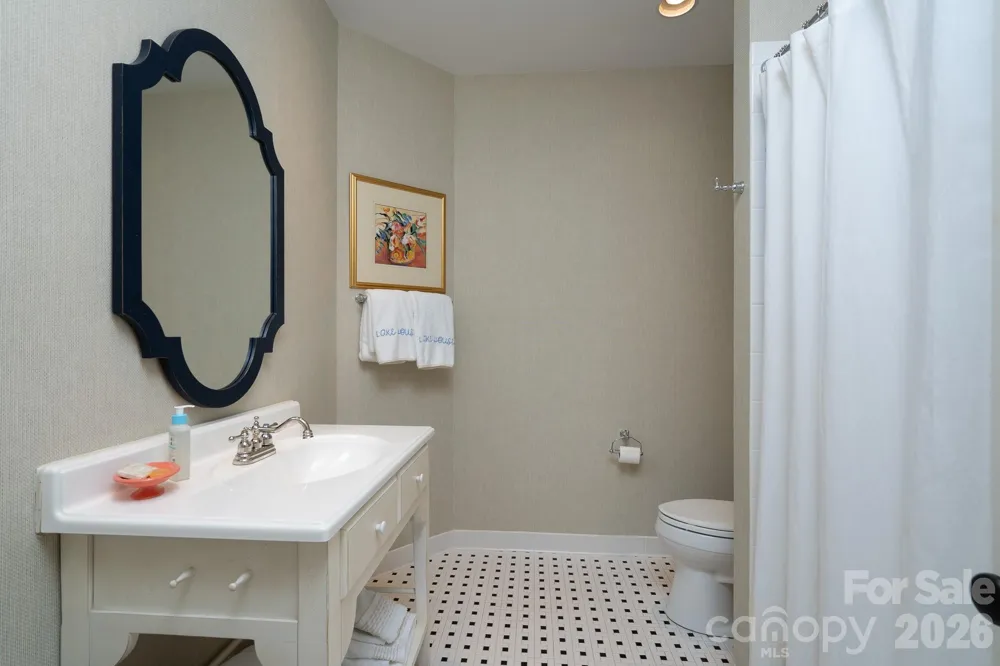 2375 Southpoint Lane New London, NC 28127