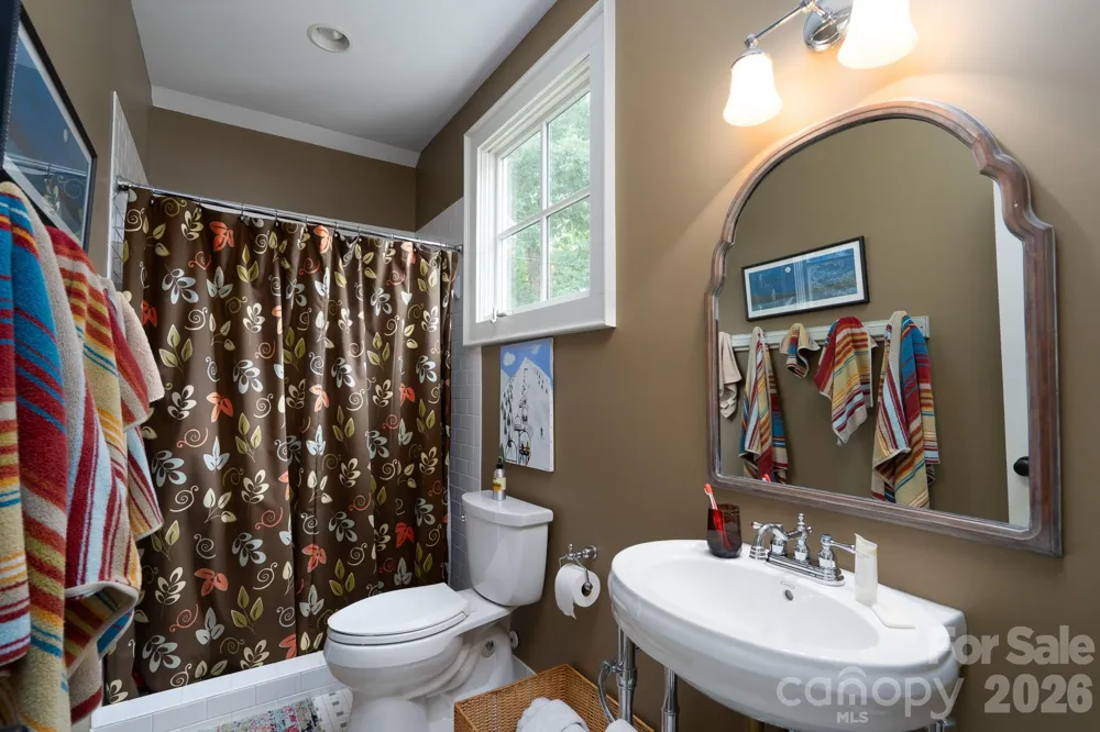 2375 Southpoint Lane New London, NC 28127
