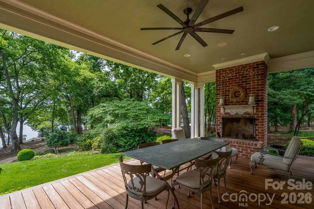 2375 Southpoint Lane New London, NC 28127