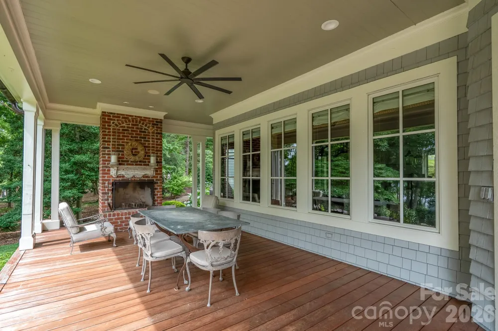 2375 Southpoint Lane New London, NC 28127