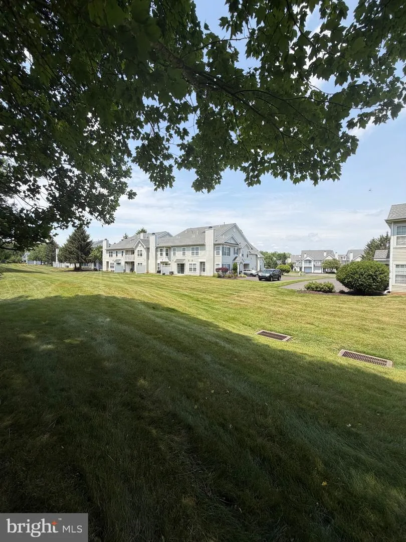 101 WILLOWOAK COURT Warwick, PA 18974