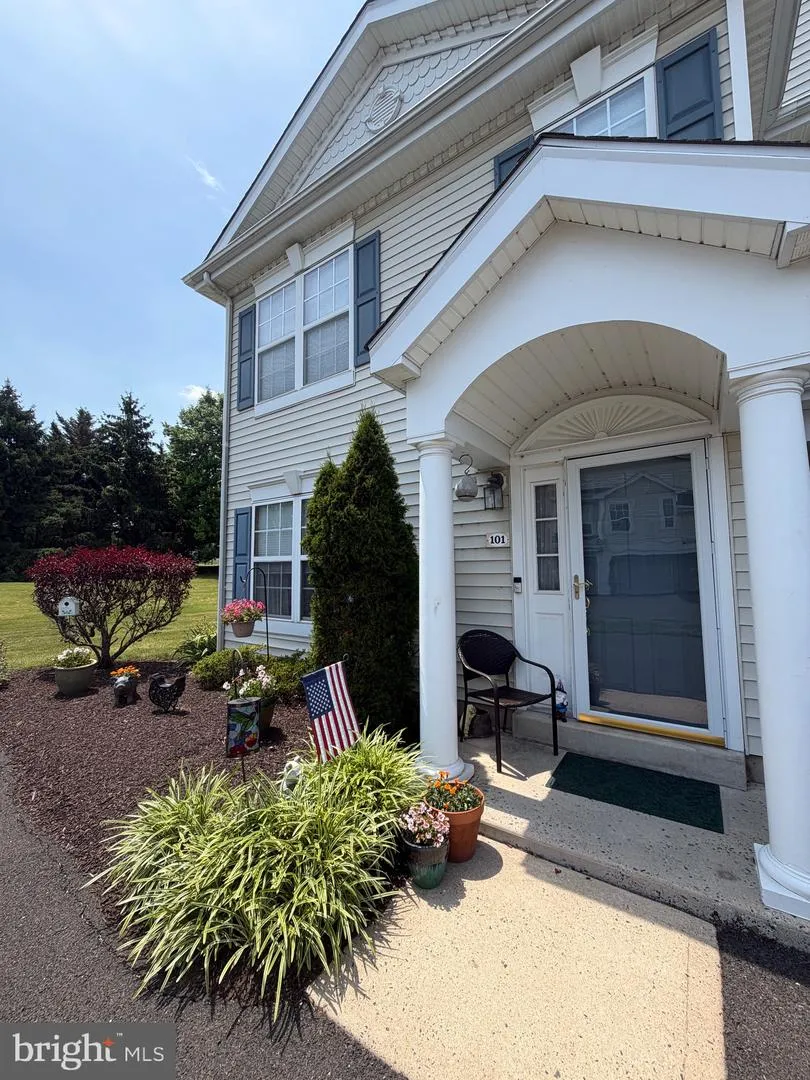 101 WILLOWOAK COURT Warwick, PA 18974