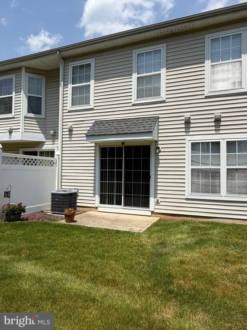 101 WILLOWOAK COURT Warwick, PA 18974