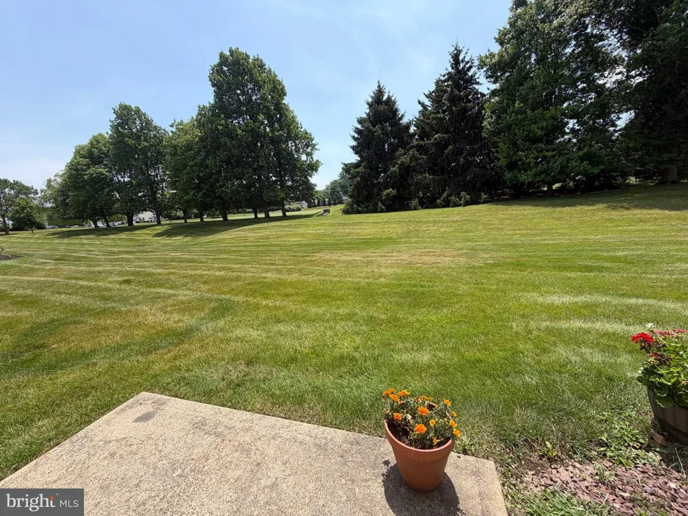 101 WILLOWOAK COURT Warwick, PA 18974