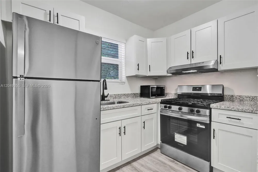 200 NW 13th St #5 Miami, FL 33136