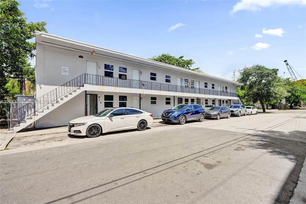 200 NW 13th St #5 Miami, FL 33136