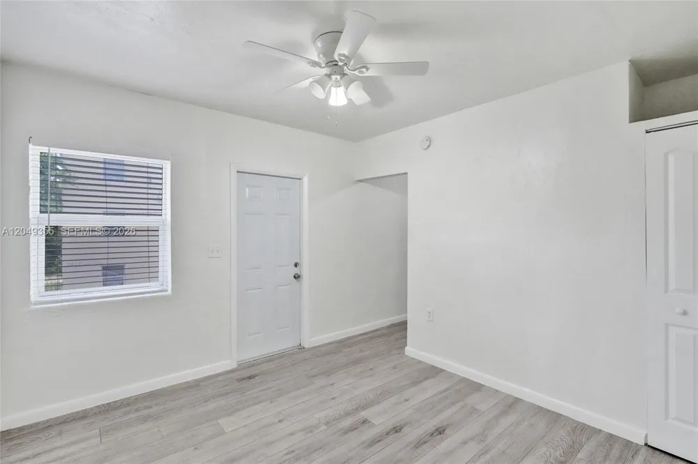 200 NW 13th St #5 Miami, FL 33136