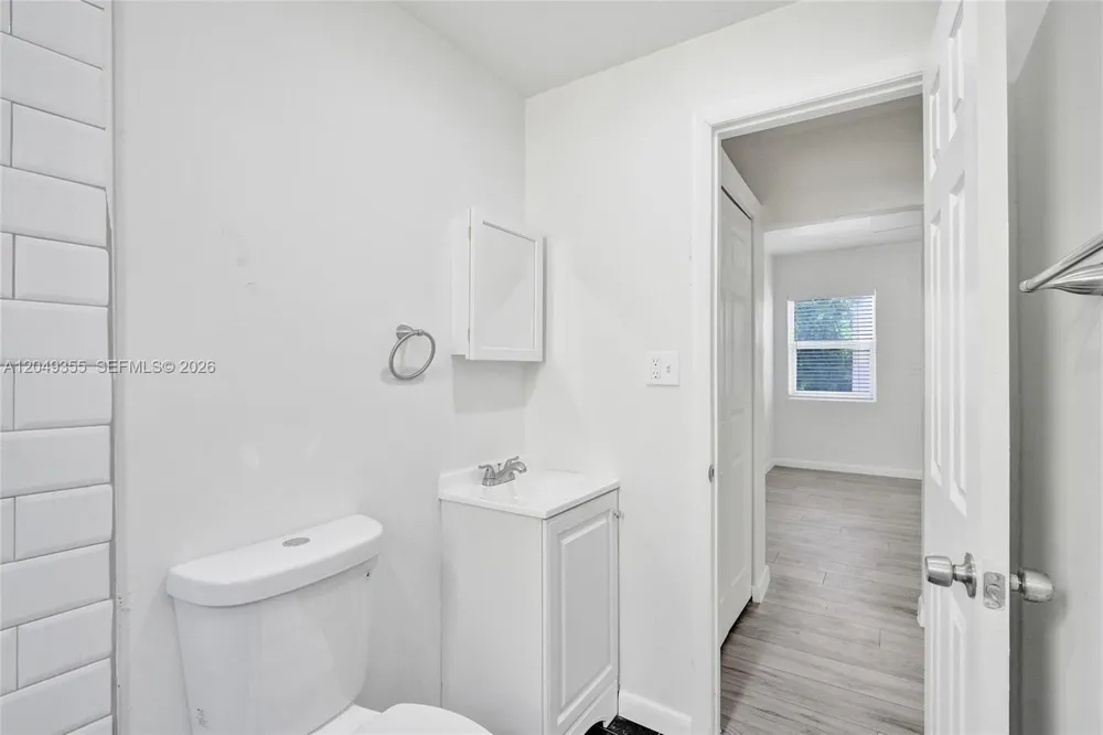 200 NW 13th St #5 Miami, FL 33136