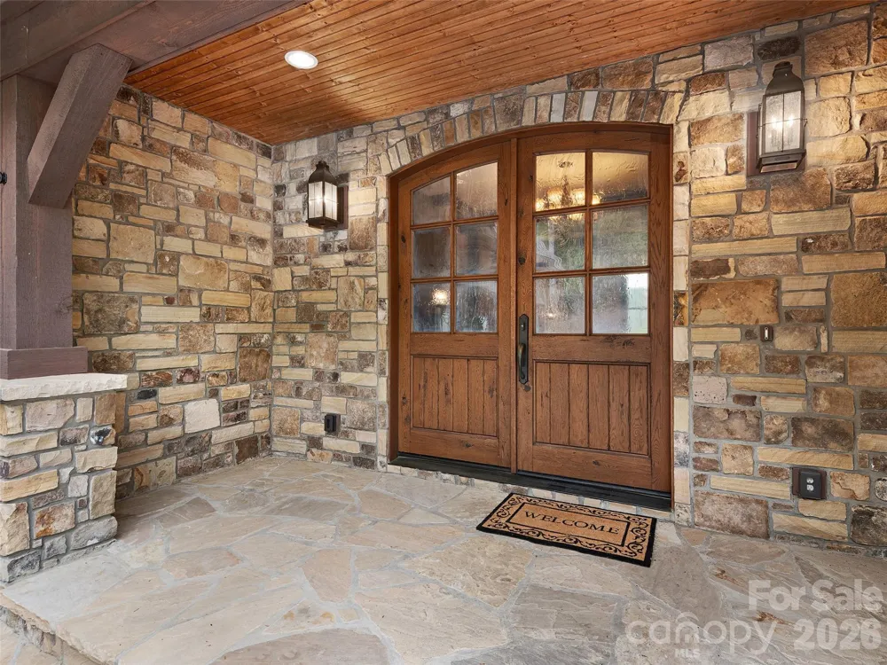 91 Watershed Way Horse Shoe, NC 28742