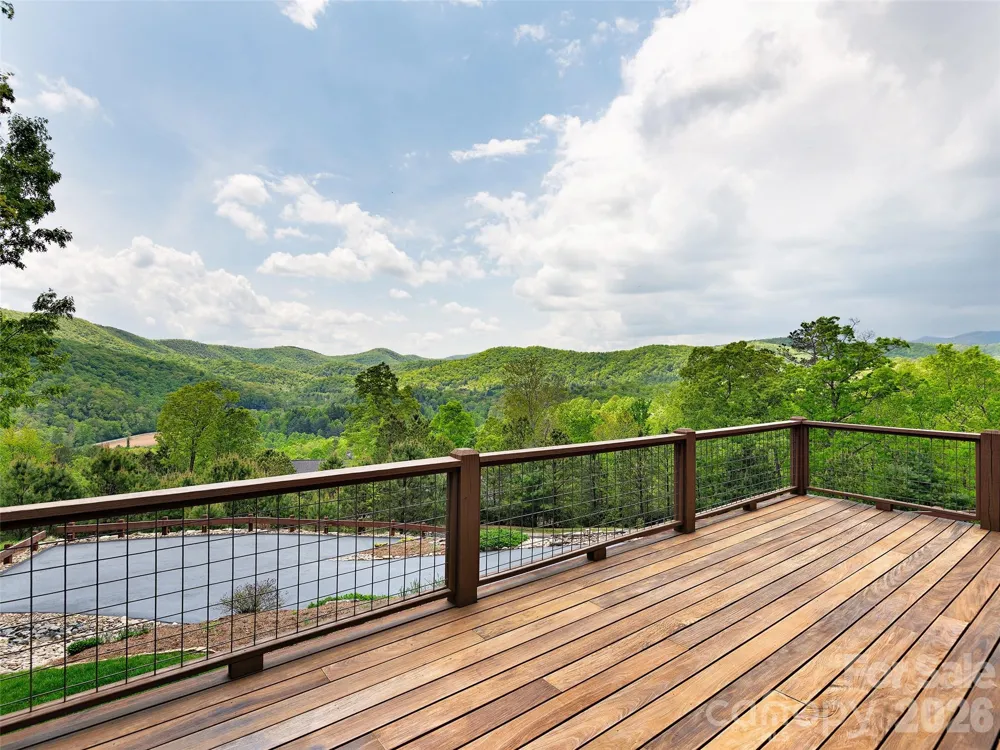 91 Watershed Way Horse Shoe, NC 28742