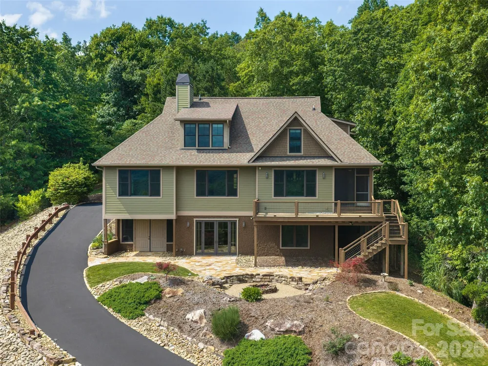 91 Watershed Way Horse Shoe, NC 28742