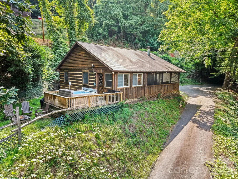 237 Biltmore Circle Bryson City, NC 28713