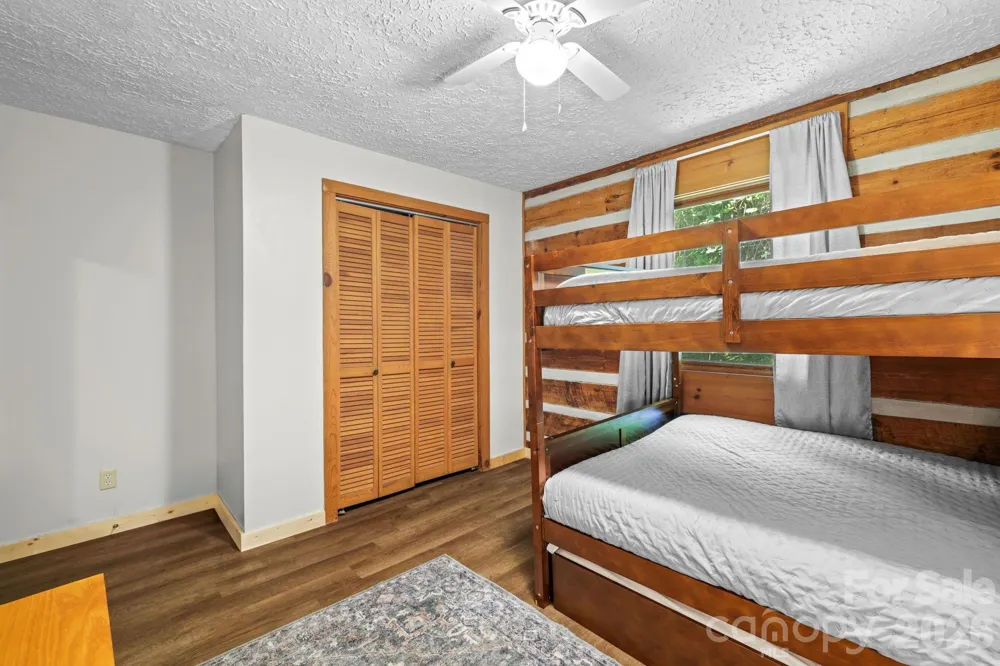 237 Biltmore Circle Bryson City, NC 28713