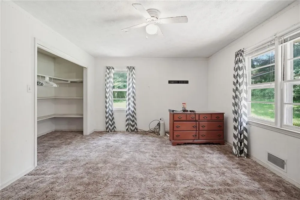 264 School St Street Gillsville, GA 30543