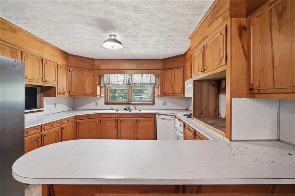 264 School St Street Gillsville, GA 30543