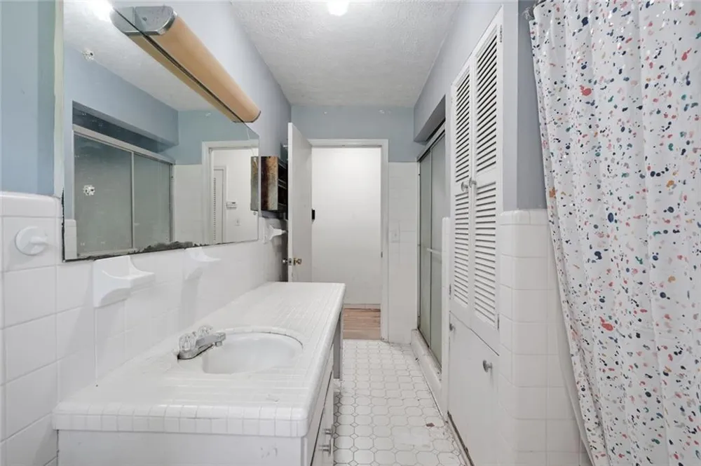 264 School St Street Gillsville, GA 30543