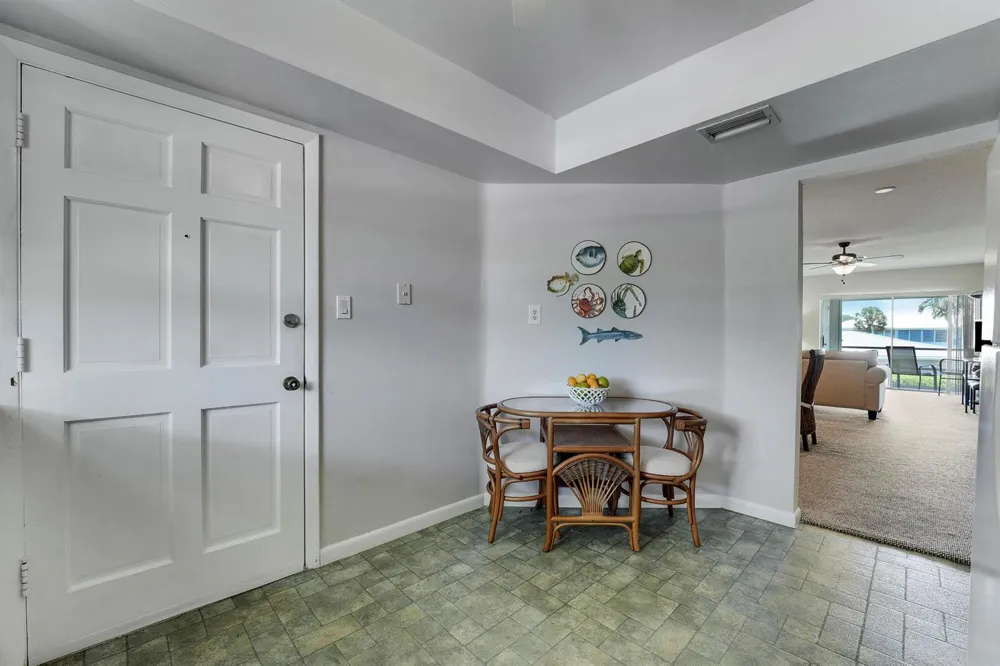 5540 Ocean Boulevard #206 Ocean Ridge, FL 33435