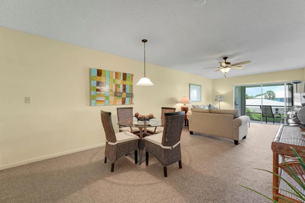 5540 Ocean Boulevard #206 Ocean Ridge, FL 33435