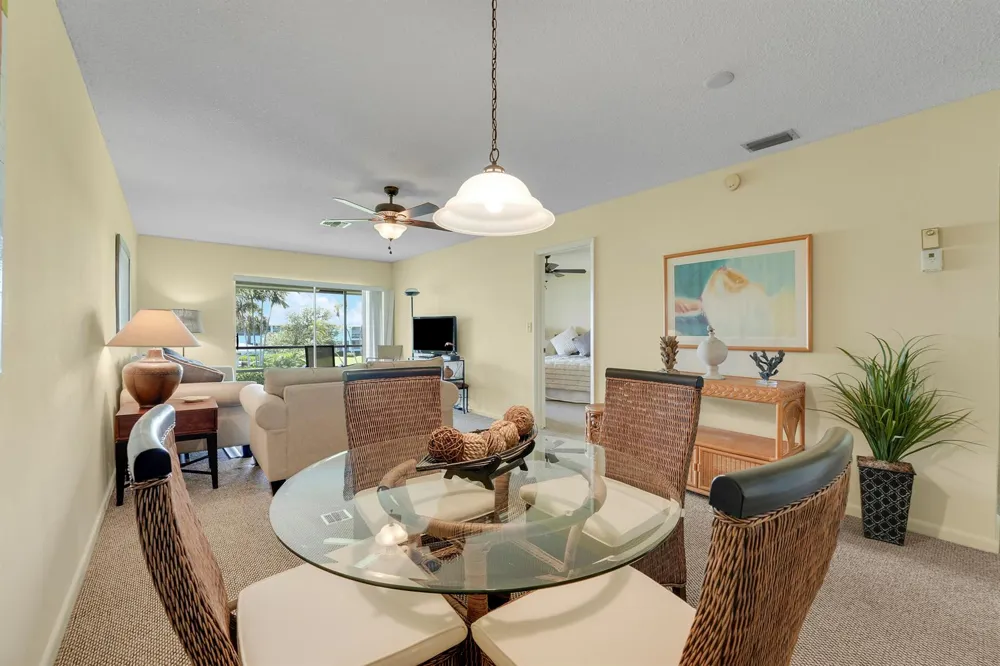 5540 Ocean Boulevard #206 Ocean Ridge, FL 33435