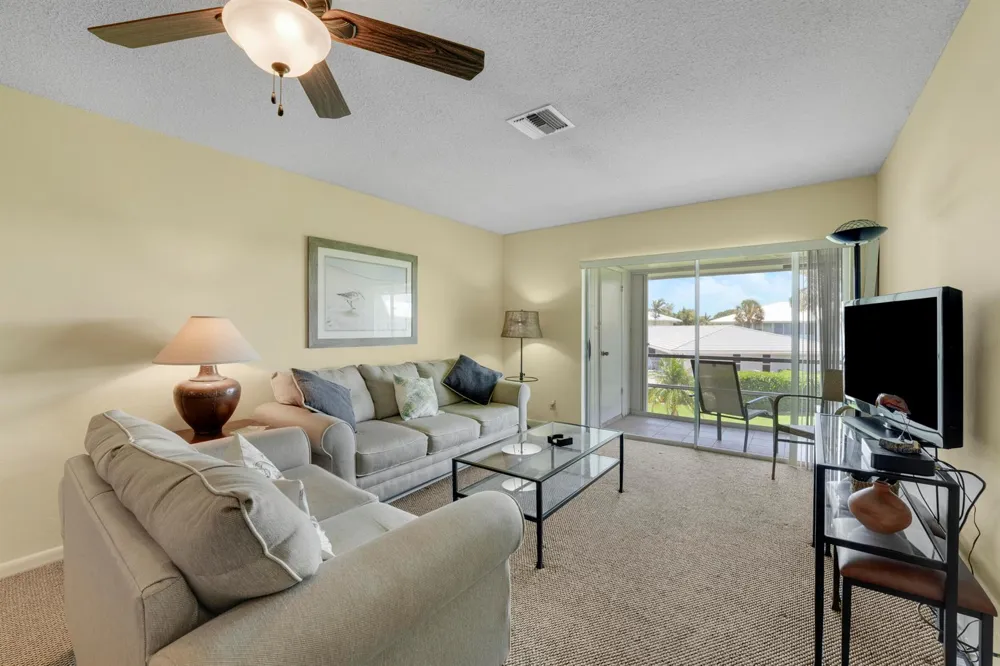 5540 Ocean Boulevard #206 Ocean Ridge, FL 33435