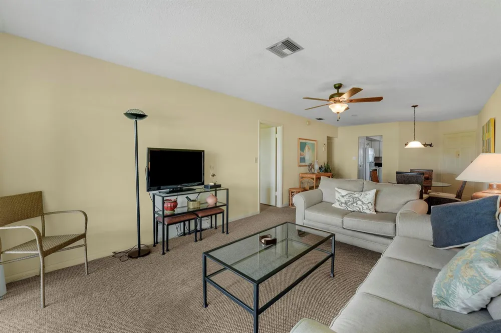 5540 Ocean Boulevard #206 Ocean Ridge, FL 33435