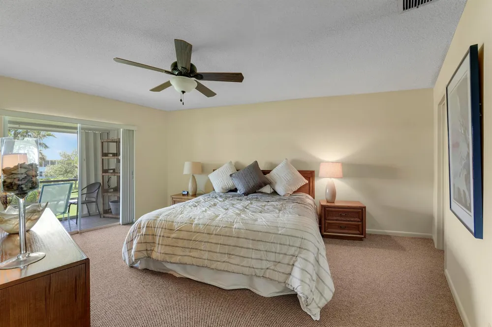 5540 Ocean Boulevard #206 Ocean Ridge, FL 33435