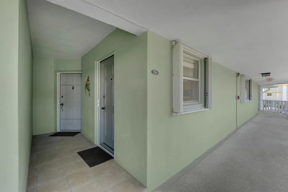 5540 Ocean Boulevard #206 Ocean Ridge, FL 33435