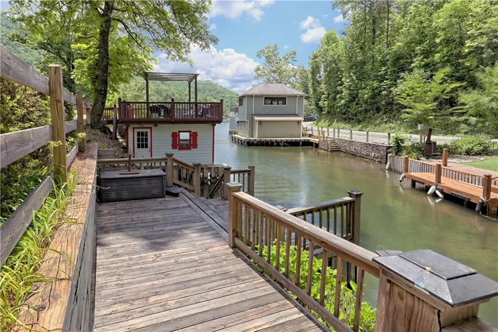 422 Timpson Cove Road Clayton, GA 30525